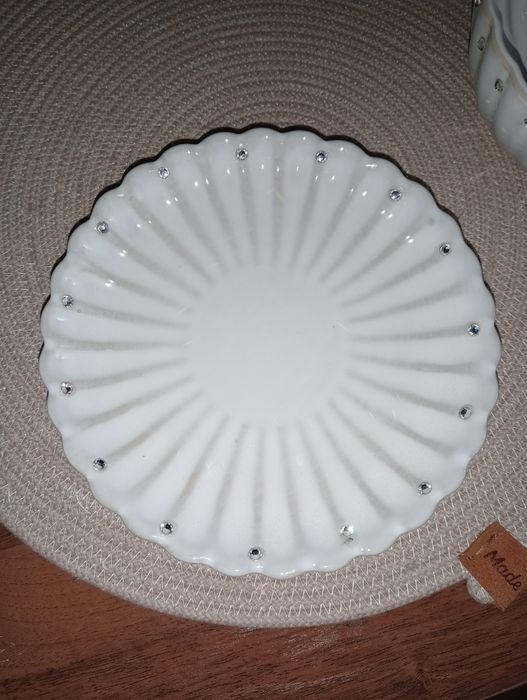 Чашка з блюдцем з стразами