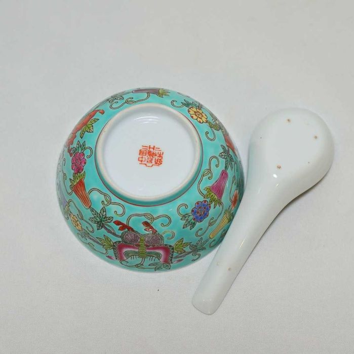 Conjunto de tigela de arroz e colher japonesa