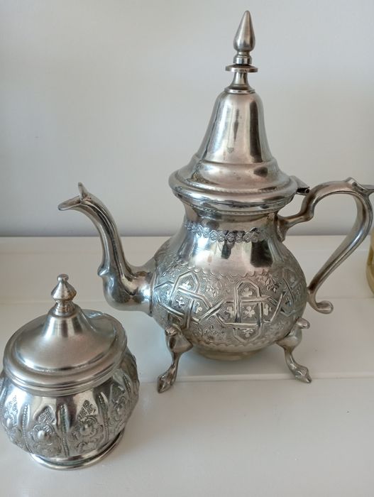 Cafeteira e Açucareiro antigas