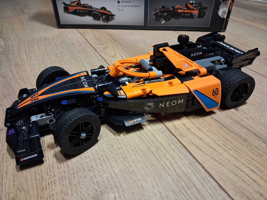 Klocki LEGO 42169 Technic NEOM McLaren Formula E Pull-Back