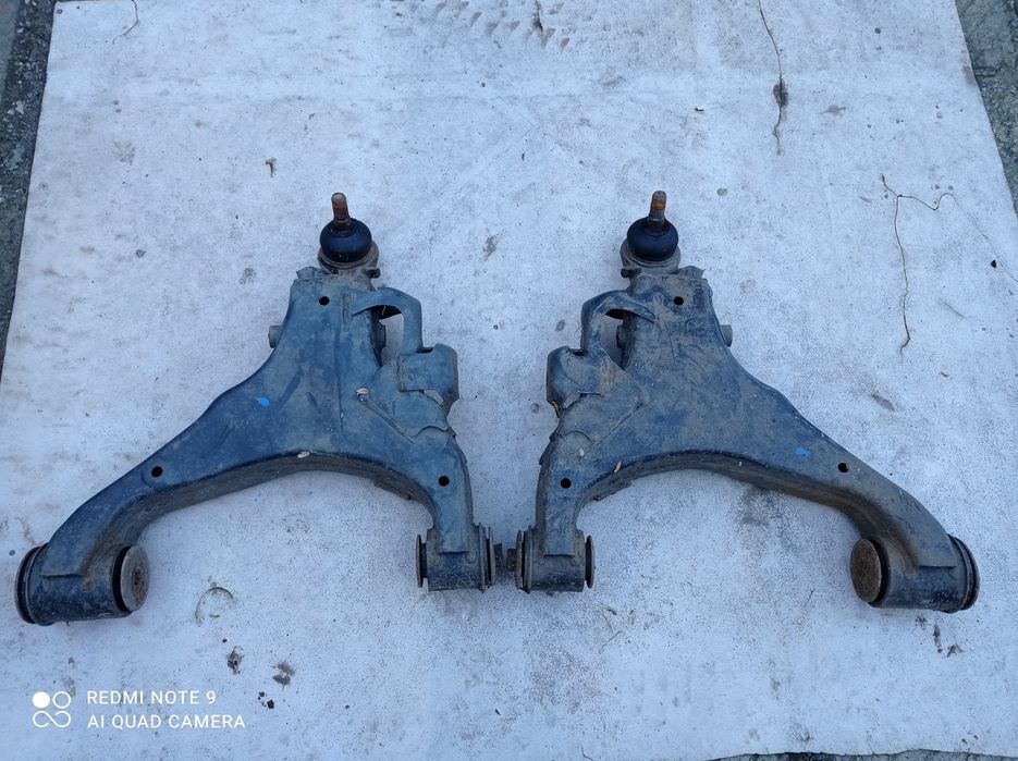 Нижние рычаги Toyota LC 200