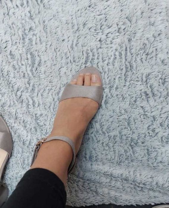 Liliowe sandalki niski obcas 39