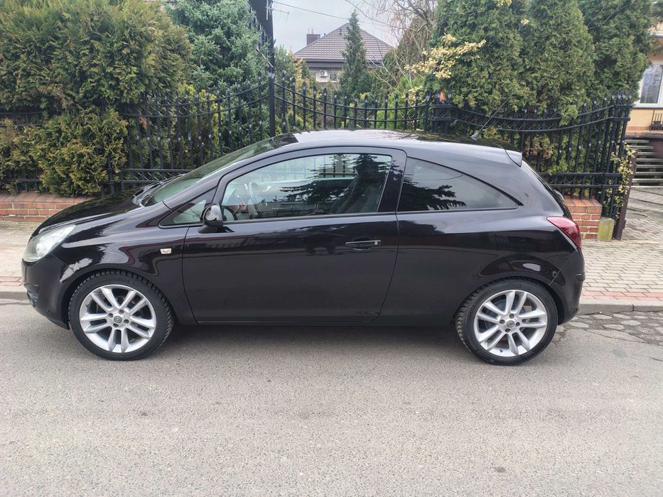 Opel Corsa 1.4 benzyna, color edition