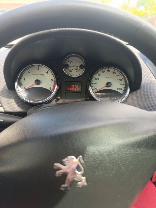 Продам Peugeot 207  2011 р.