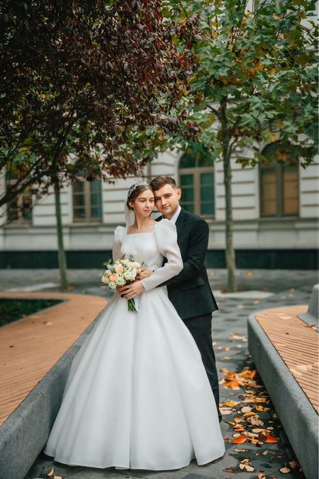 Весільна класична сукня, розмір 44 — ніжність, що пасує кожній!