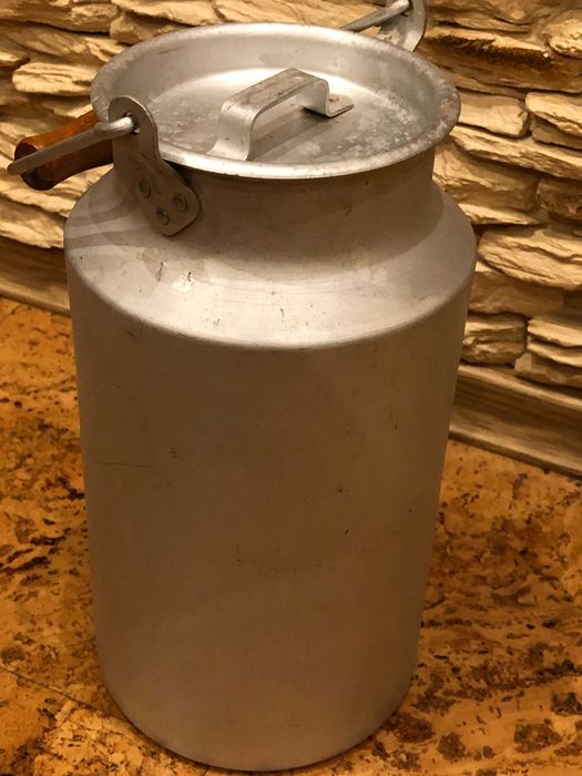 Алюмінієвий бідон 5 л. , М клеймо ссср , стан майже нового...