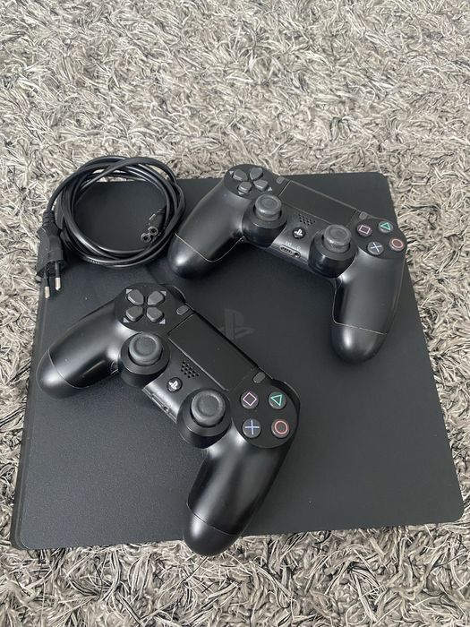 Konsola Playstation 4 Slim