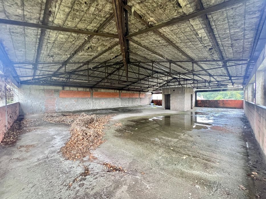 Pavilhão / Armazém Pronto Acabar