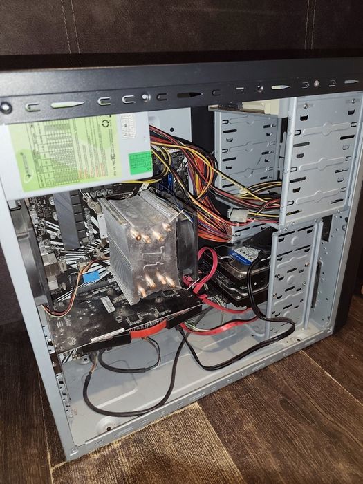 Системний блок i5-9600k/16Gb geforce 440/quadro2000