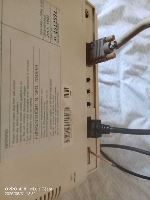 Consola/Computador Vintage Commodore Amiga 600 + Monitor RGB 1085S - A funcionar".