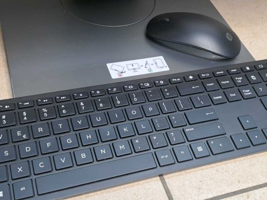 Komputer All-in-One Dell 27″ OptiPlex 7780 A10 Series Komis Redi