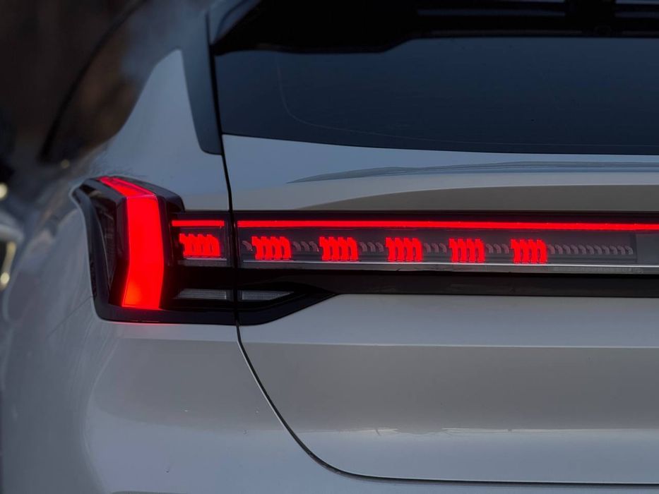 Zeekr 001 2024 стильный электрокар