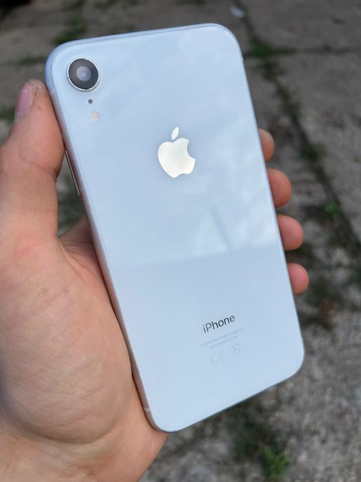 iPhone XR 128GB с чохлом