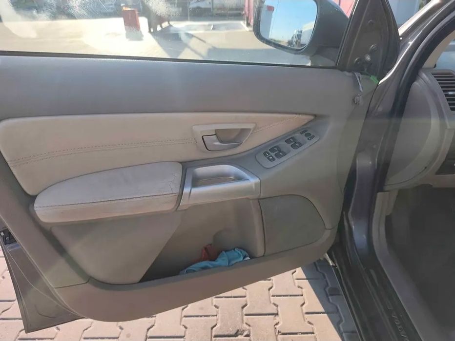 2006 Volvo XC90 2,4 дизель, автомт.  В наявності.  У Львові.  Тільки для діючих військових ЗСУ