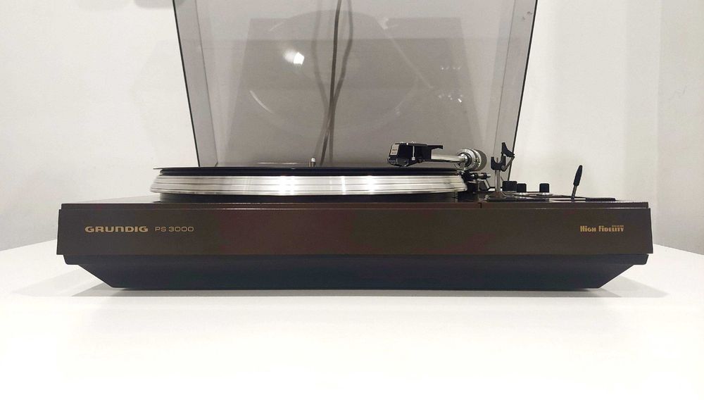 Gira-Discos GRUNDIG PS-3000 - Engenharia PHILIPS "Automatic Direct Control" (muito bom estado)