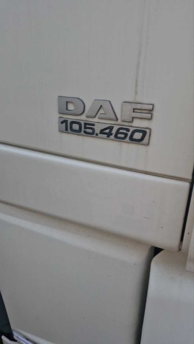 Сідельний тягач DAF XF105.460 під напівпричіп самосвал правий руль