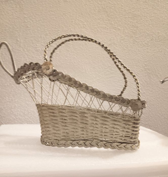 Cesta de metal antiga  para garrafa