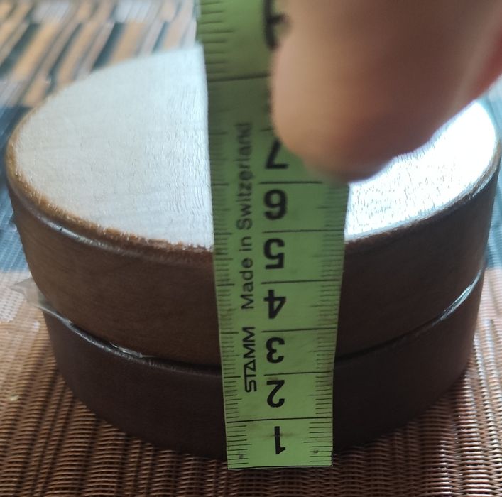 Cinzeiro em madeira e metal fechado