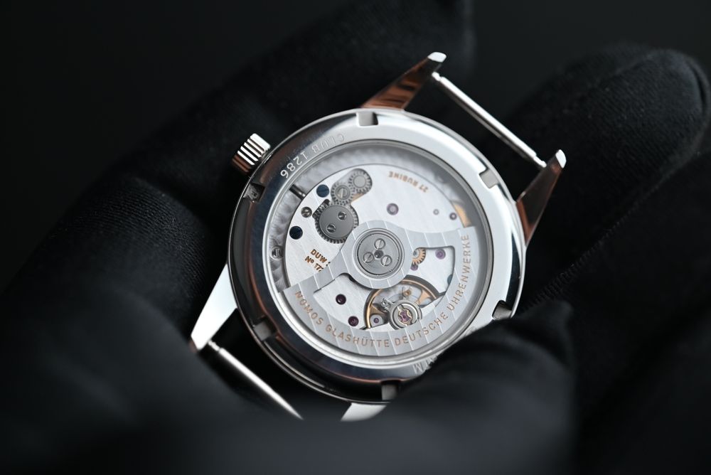 Nomos Club Neomatik Signal Blue 37 mm
