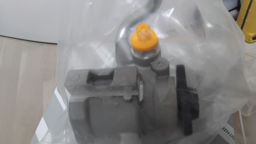 Продам насос ГУР, масло и ремень для ГУР