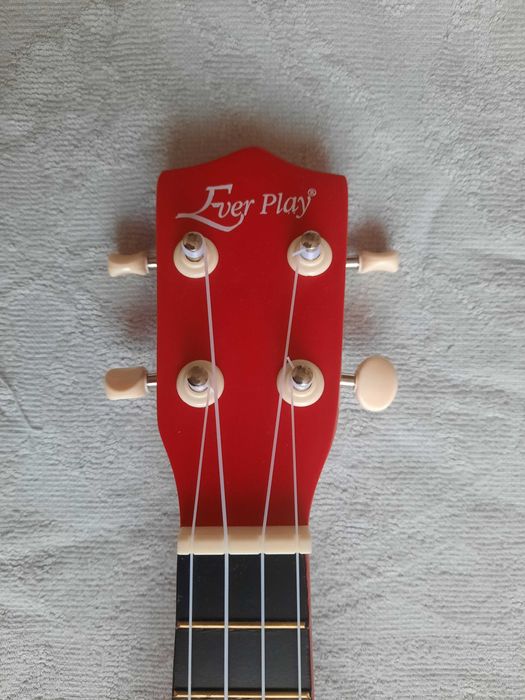 Ukulele sopranowe/ Ever Play UK-21 / Gitara / Gitarka / Czerwone (cena do negocjacji)