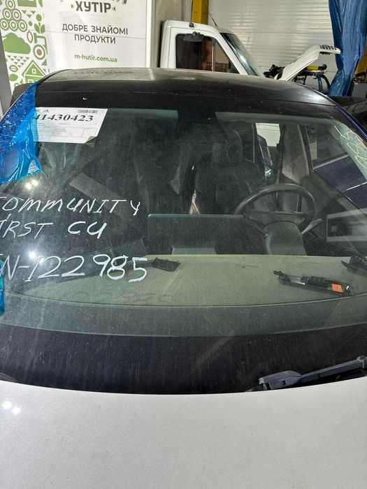 Продам лобове скло Tesla MY