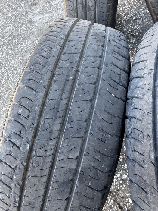 Pneus Goodyear * 215 70 r15 * Autocaravana