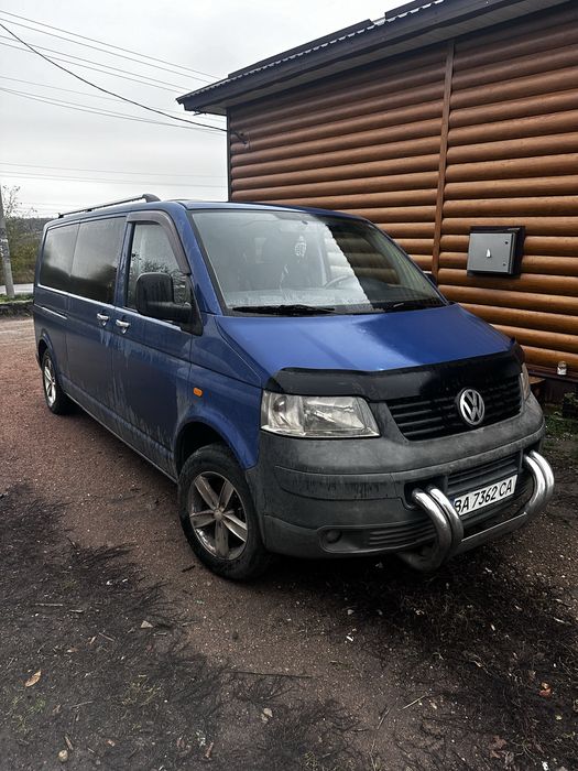 Volkswagen T5.