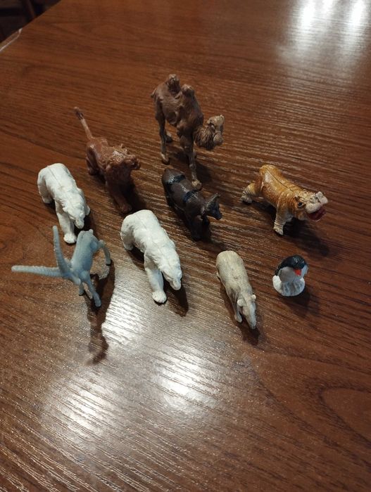 Dinozaury, gady prehistoryczne figurki gumowee