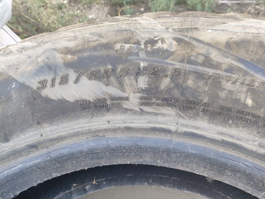 Pneus de camião 315/80/22. Recauchutados. 315