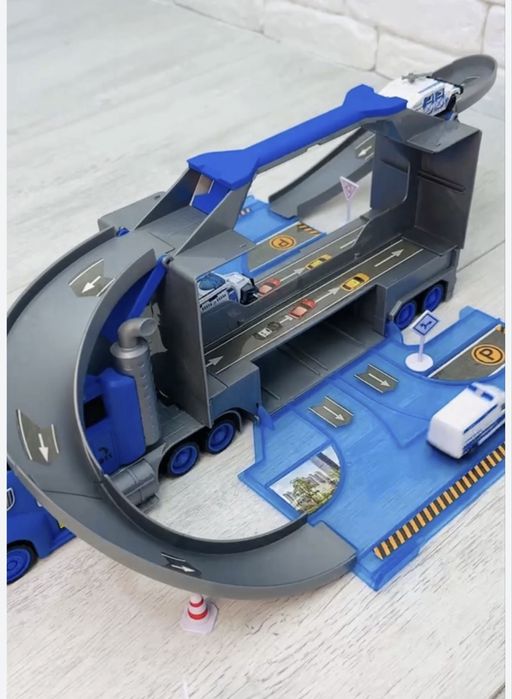 Трейлер-автовоз з автомагістраллю + 4 машинки і вертоліт