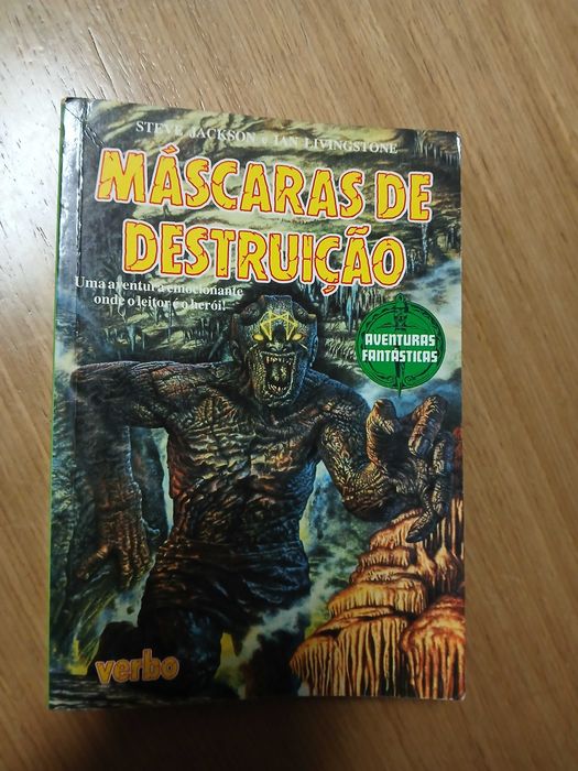 Livro aventuras fantásticas - Máscaras de Destruição