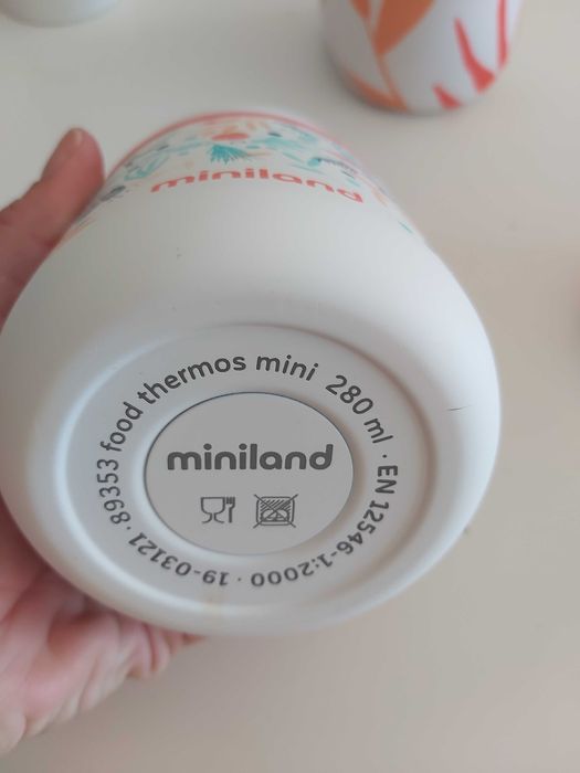 Termo de 350ml da marca Miniland