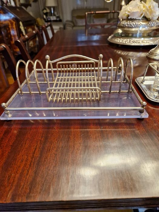 Conjunto de mesa de pequeno almoço/lanche e jantar. Casquinha inglesa.