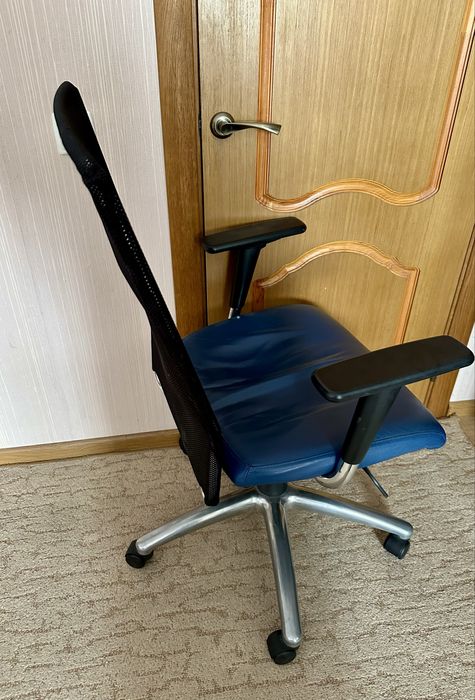 Крісло офісне, комфортне