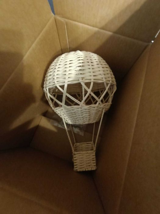 balon na powietrze z wikliny ozdoba dziecięcego pokoju