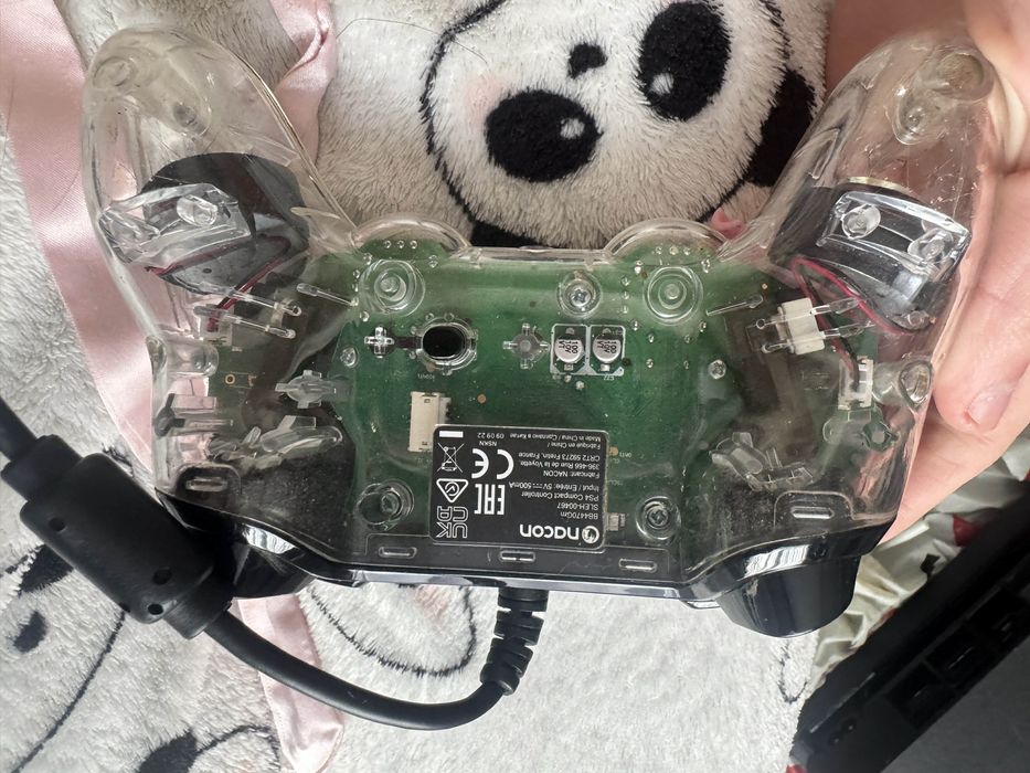 Konsola Ps4 Slim + Pad