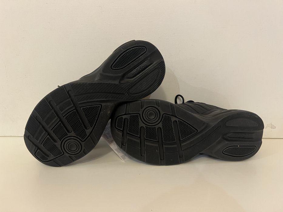Кросівки Adidas Strutter