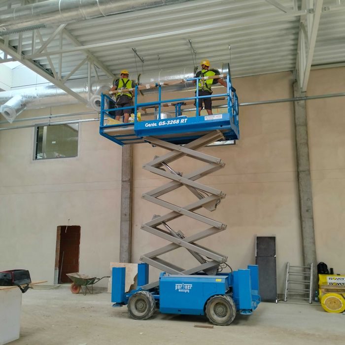 Ladowarka, zwyzka, podnosnik, nożycóka Manitou. - WYNAJEM