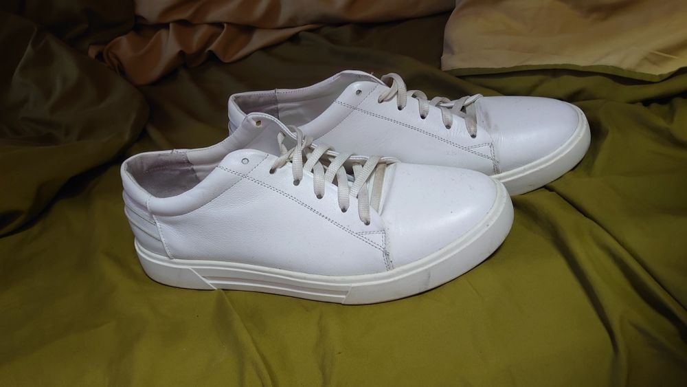 Майже нове шкіряне та нове чоловіче взуття. Розмір 44.5