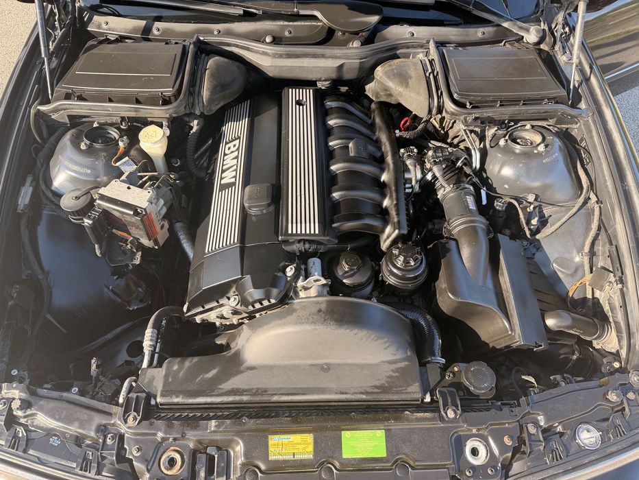 BMW E39 523 i 170 cv