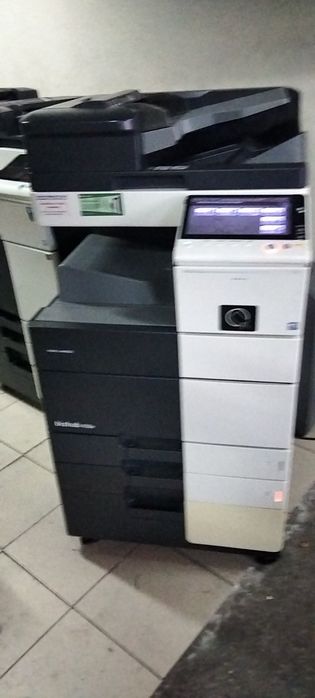 Vendo fotocopiadora Multifunções Konica Minolta Bizhub 458e Monocromaticaum ano garantia