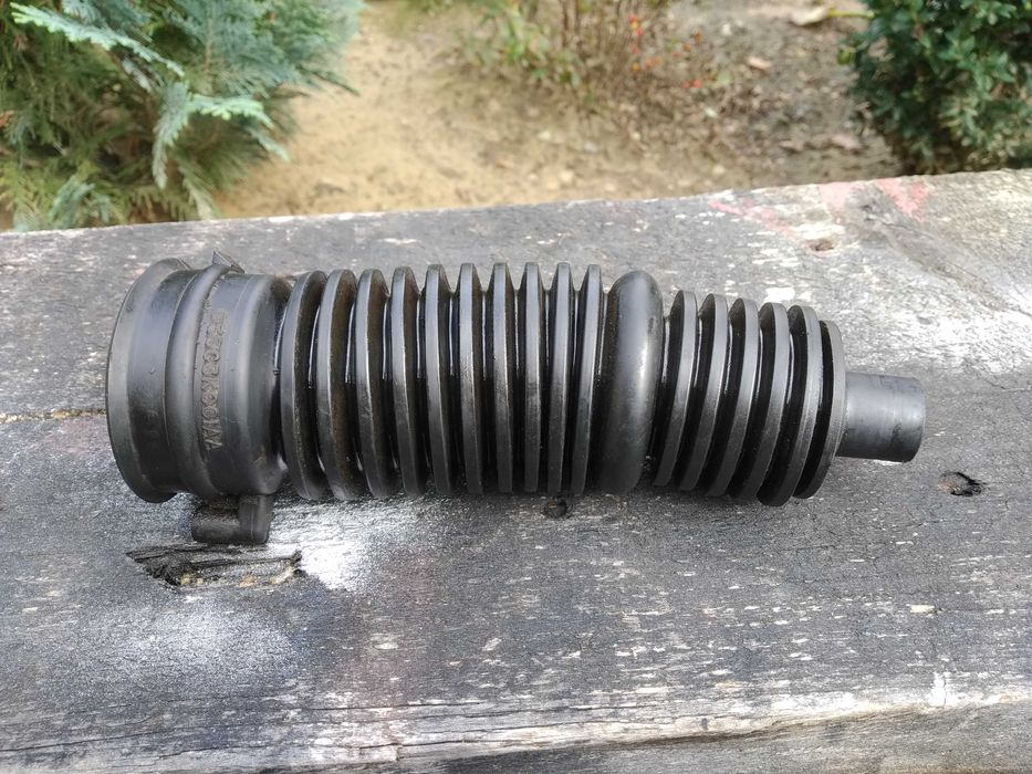 Пильник кермової тяги з ГПК (ГУР) F33C-3K661-AA Мондео Мк2 Мк1