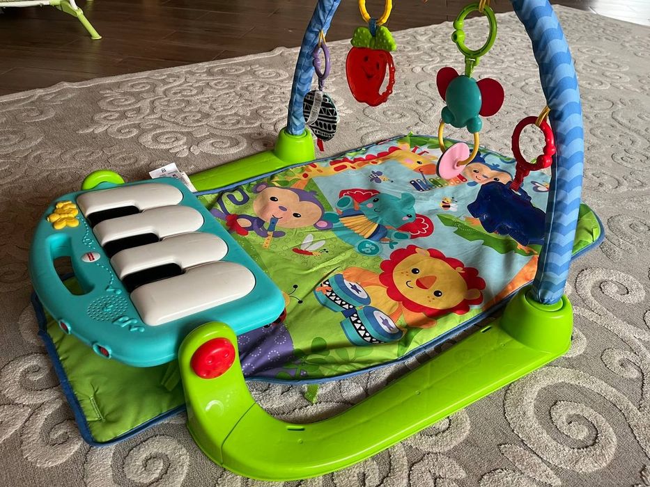 Fisher-Price навчальний килимок для тренажерного залу BMH49.