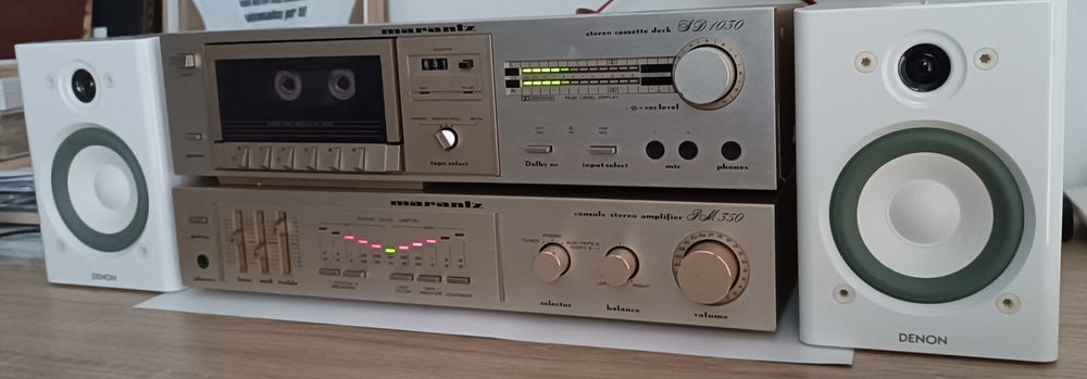 Amplificador, Colunas e Leitor de Cassetes.
