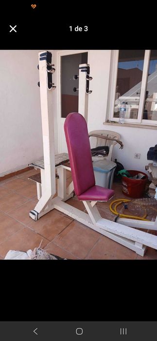 Banco de ombros com suporte para a barra