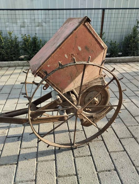 Продам сажалку ручну