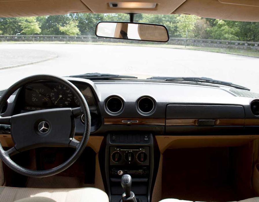 Mercedes-benz E300 1989