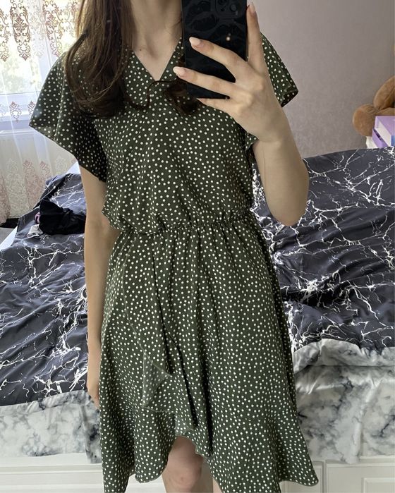 Сукня зелена в горошок, літня (розмір S)
