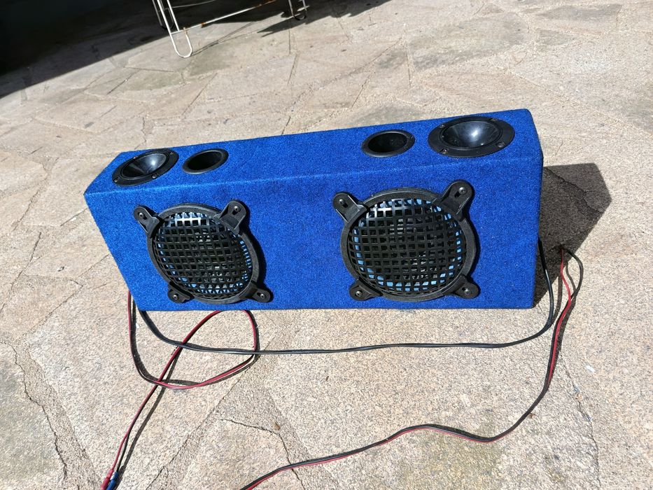 Coluna de som para carro